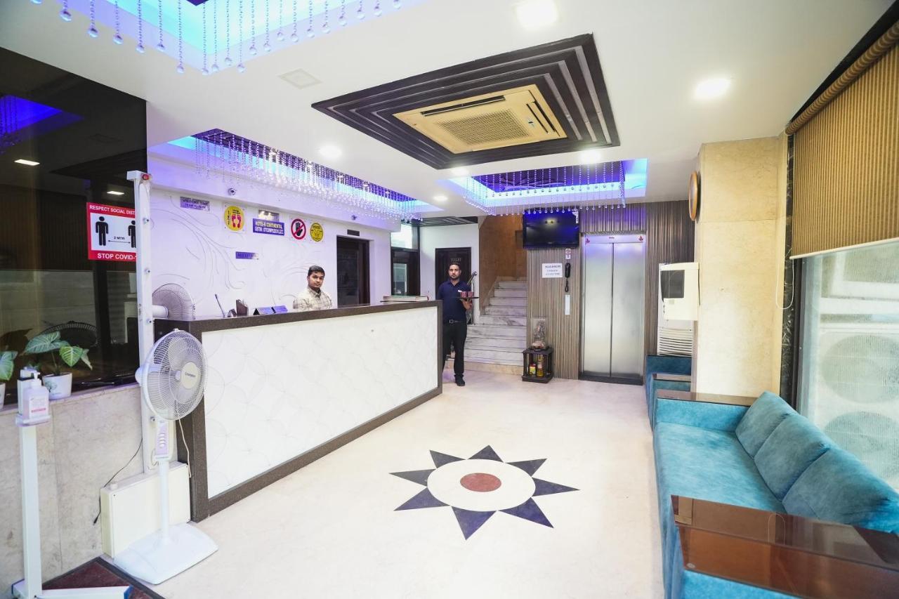 Hotel B Continental Delhi  Bagian luar foto