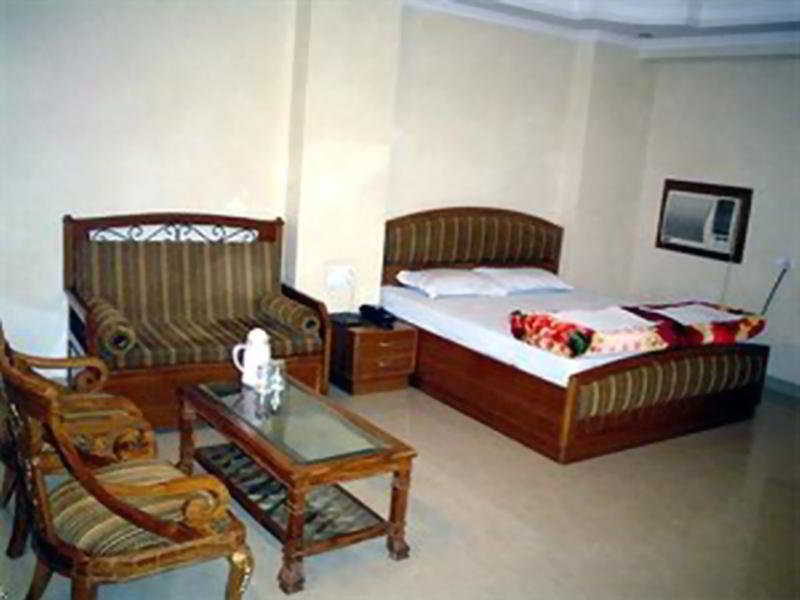 Hotel B Continental Delhi  Ruang foto