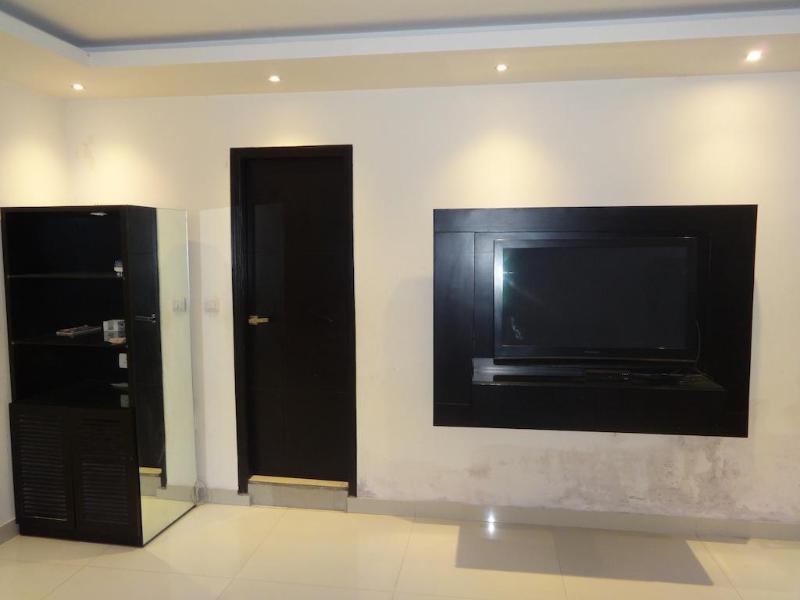 Hotel B Continental Delhi  Bagian luar foto